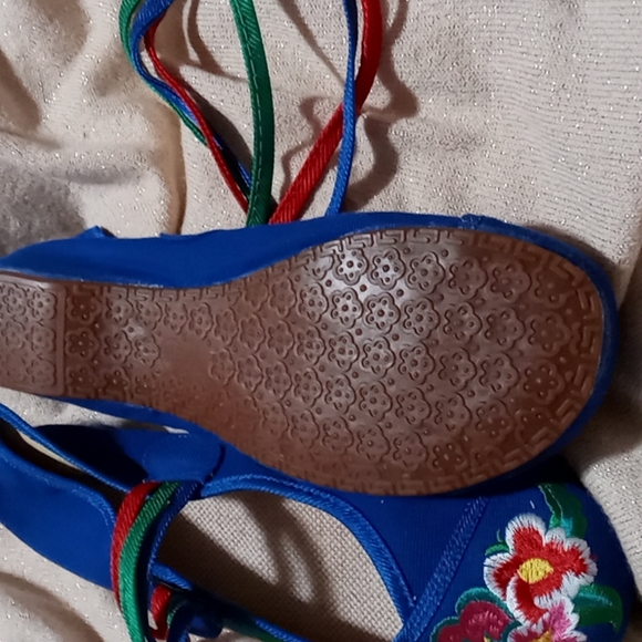 Sandals - Picture 4 of 4